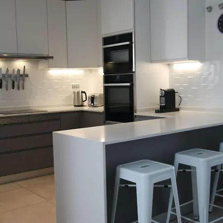 Mit Pool Fuer 2 Personen Und 4 By Interhome