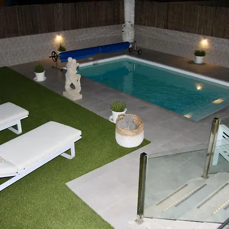 Mit Pool Fuer 2 Personen Und 4 By Interhome *
