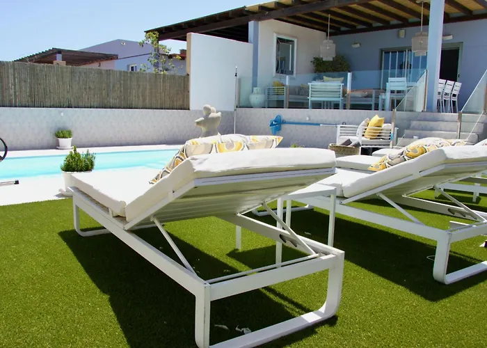 Mit Pool Fuer 2 Personen Und 4 By Interhome