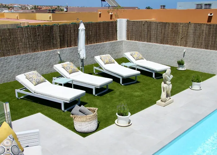 Mit Pool Fuer 2 Personen Und 4 By Interhome Hébergement de vacances La Guirra