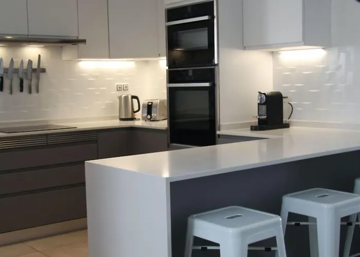 Mit Pool Fuer 2 Personen Und 4 By Interhome